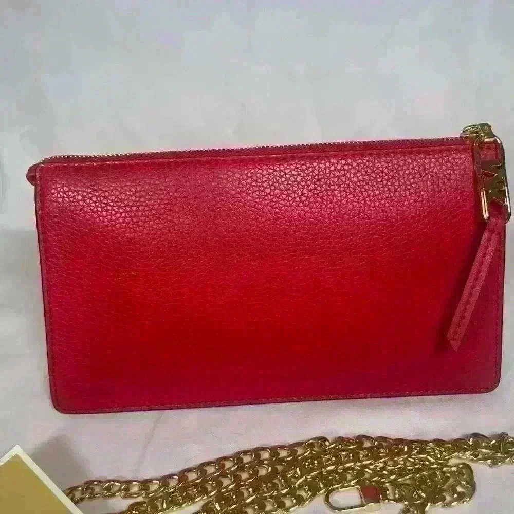 New MICHAEL KORS Empire Large Red Convertible Crossbody Chain is unbranded